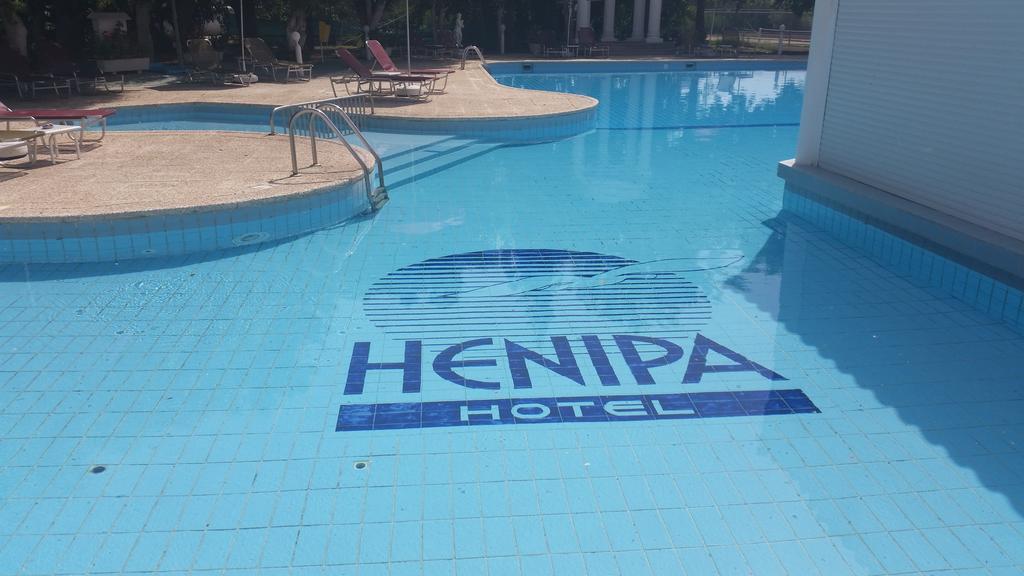 Crown Resorts Henipa ลาร์นาคา ภายนอก รูปภาพ