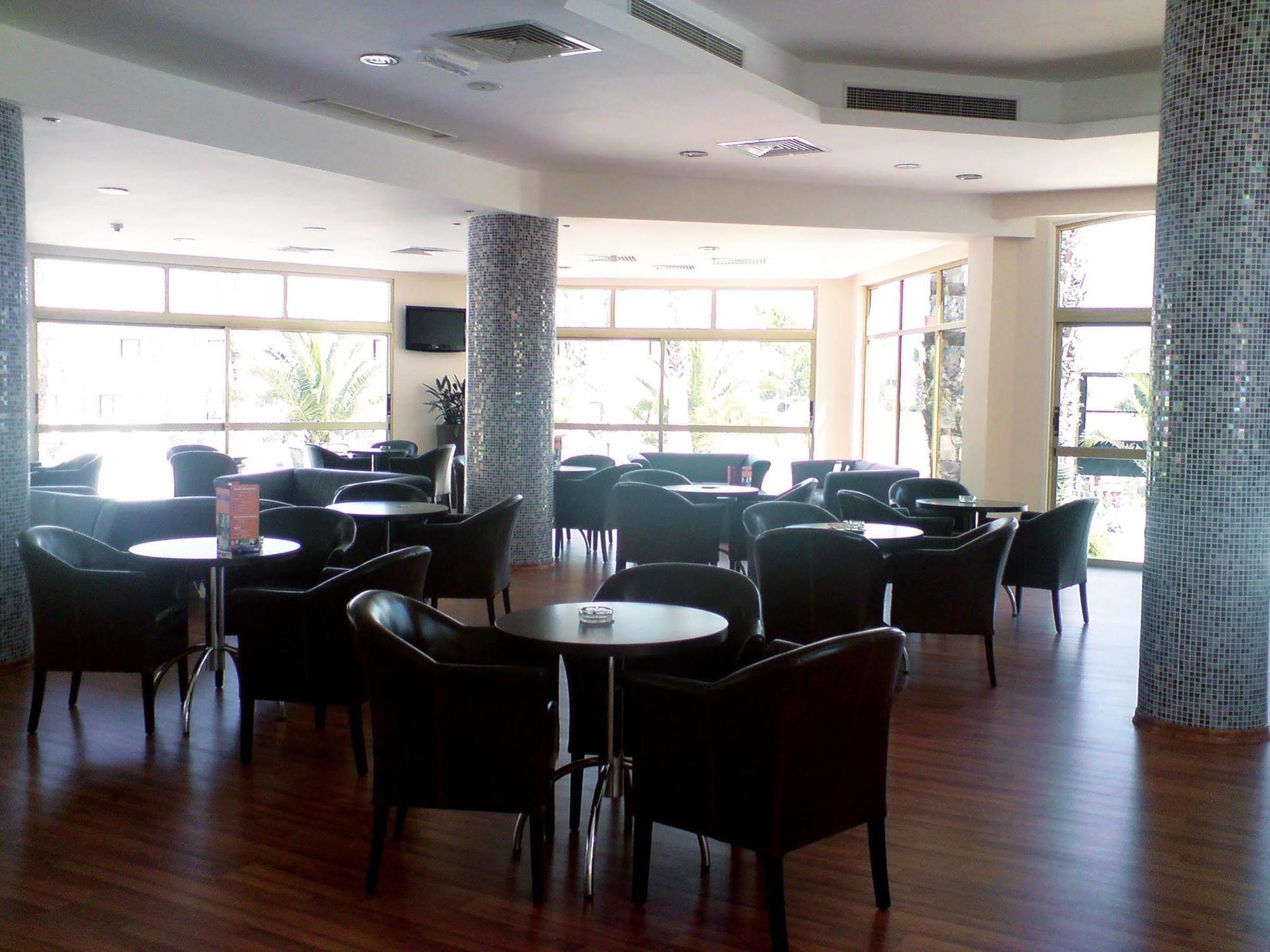 Crown Resorts Henipa ลาร์นาคา ภายนอก รูปภาพ